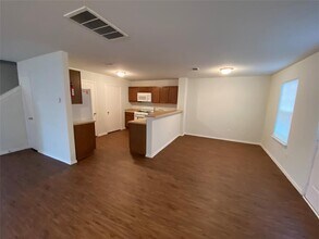 11808 Plains Valley Dr in Austin, TX - Building Photo - Building Photo