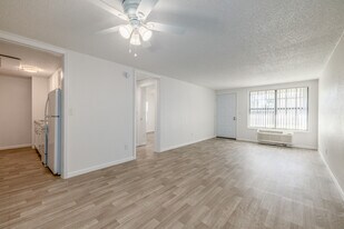 Palatka Oaks Apartments in Palatka, FL - Building Photo