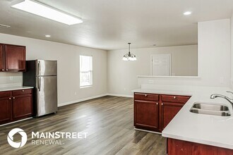 100 Waterway Dr in Meridianville, AL - Foto de edificio - Building Photo