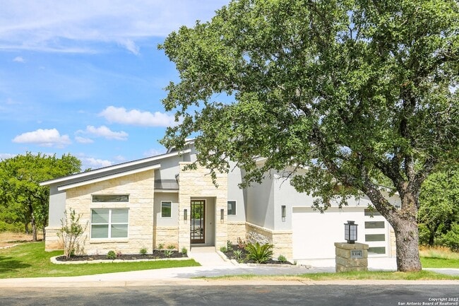 1314 Clayton Nolen Dr in Horseshoe Bay, TX - Foto de edificio - Building Photo