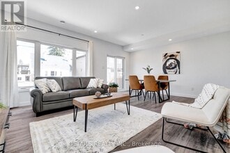 842 Dundee Ave in Ottawa, ON - Building Photo - Building Photo