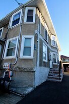 389 School St, Unit 389 in Watertown, MA - Building Photo