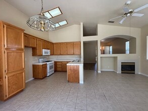 7513 Brabham Way in Elk Grove, CA - Building Photo - Building Photo