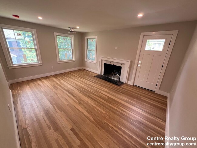 1136 Walnut St, Unit #1 in Newton, MA - Building Photo - Building Photo