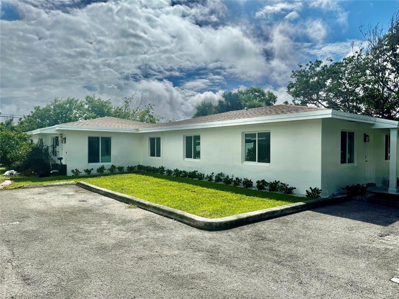 2001 NE 3rd Ave in Delray Beach, FL - Building Photo