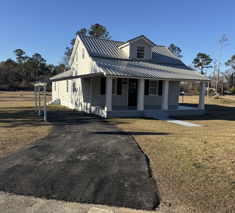 383 North St in Ray City, GA - Building Photo