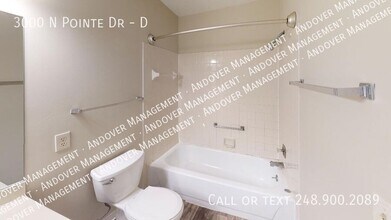 3000 N Pointe Dr in Jackson, MI - Building Photo - Building Photo