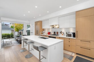 90 W King Edward Ave in Vancouver, BC - Building Photo - Building Photo