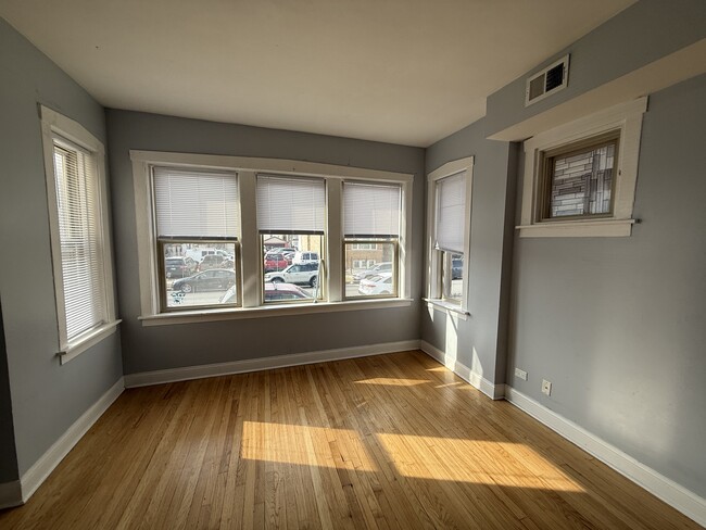 1217 N Hamlin Ave in Chicago, IL - Foto de edificio - Building Photo