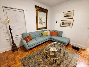1056 High Point Dr NE in Atlanta, GA - Building Photo - Building Photo