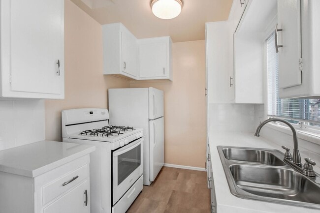 500 California Ave in Santa Monica, CA - Building Photo - Building Photo