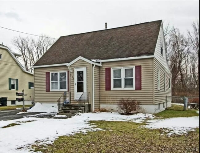 property at 213 Garden City Dr