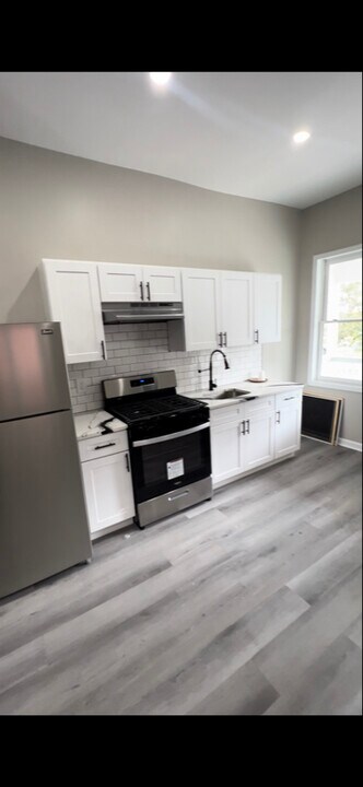 498 W State St in Trenton, NJ - Building Photo