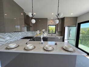 1863 Temple Hills Dr in Laguna Beach, CA - Building Photo - Building Photo