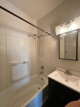 134 E Maple St, Unit #2 in Hinsdale, IL - Building Photo - Building Photo