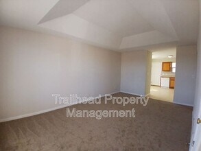 1110 N Noland Rd in Independence, MO - Building Photo - Building Photo