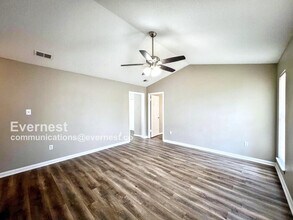 7421 Cliffwood Dr in Horn Lake, MS - Building Photo - Building Photo