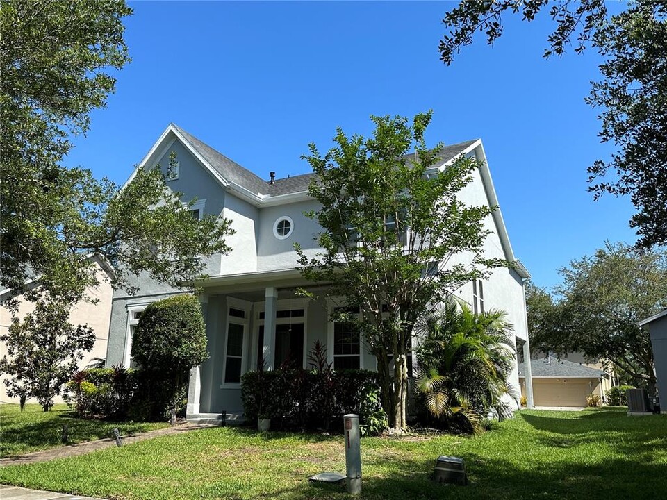 14227 Bluebird Park Rd in Windermere, FL - Foto de edificio