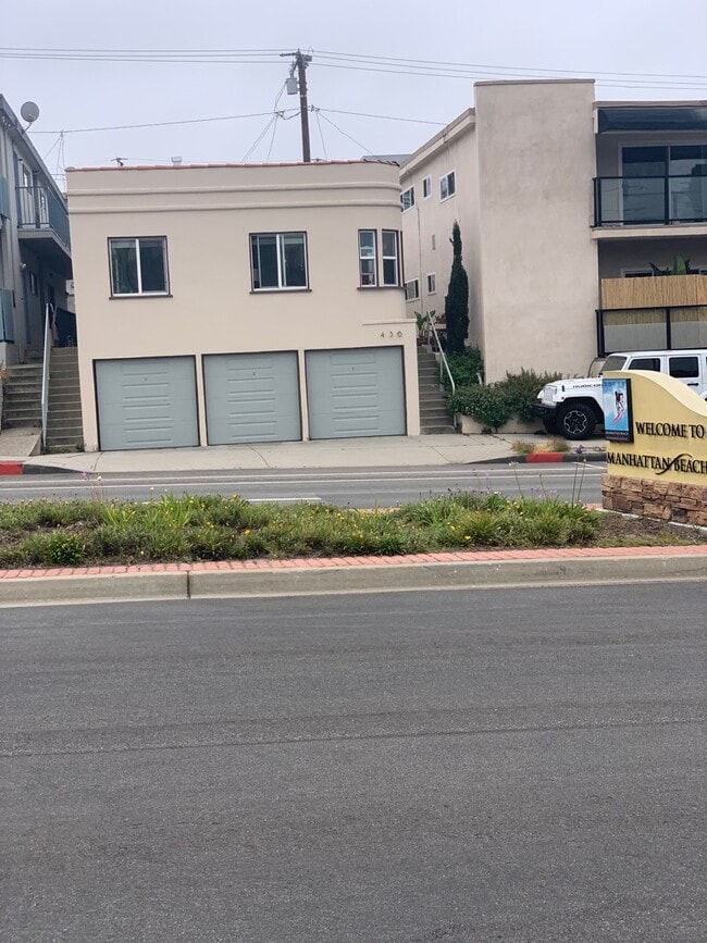 436 Rosecrans Ave, Unit B