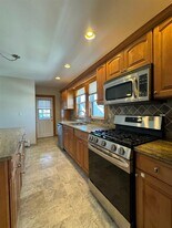 14 Melville Rd, Unit 14 in Somerville, MA - Building Photo