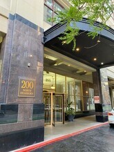 200 N Dearborn St in Chicago, IL - Building Photo - Building Photo