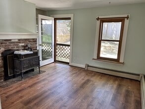 9 Foster St in Pepperell, MA - Building Photo - Building Photo