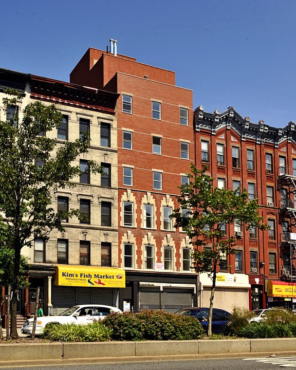 2250 Adam Clayton Powell Jr Blvd in New York, NY - Building Photo