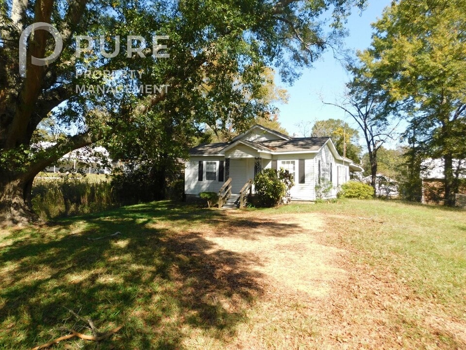 5208 Highland Ave in Adamsville, AL - Building Photo