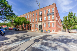 Campus Apartments in Philadelphia, PA - Building Photo - Building Photo