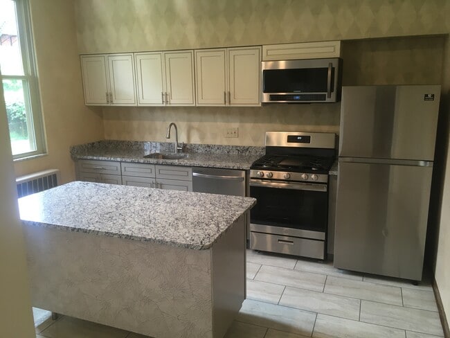 745 S Millvale Ave, Unit 1 in Pittsburgh, PA - Building Photo - Building Photo