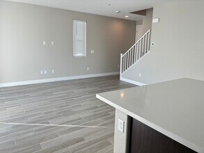 6575 Dove Pt Pl in Las Vegas, NV - Building Photo - Building Photo