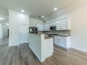 18705 Falcon Pointe Blvd in Pflugerville, TX - Building Photo - Building Photo