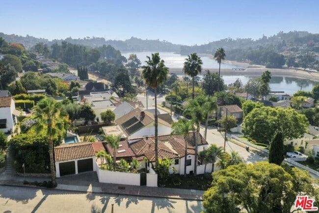 property at 2634 Lakewood Ave N