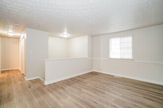 511 Hilltop Dr in Pickerington, OH - Building Photo - Building Photo