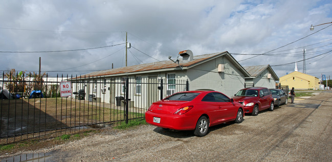 314-318 Robinson Ave in Marrero, LA - Building Photo - Building Photo