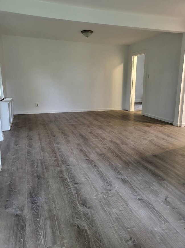 520 Linden St in West Hempstead, NY - Building Photo - Building Photo