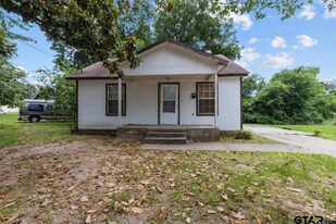 2102 Garden Valley Rd in Tyler, TX - Building Photo