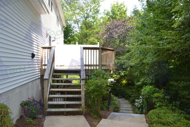 41195 Friendship Ct, Unit B