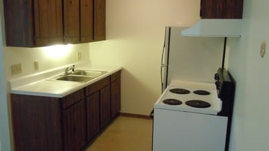 Golfview Crossing Apartments in Winona, MN - Building Photo - Building Photo