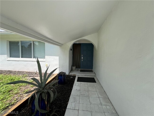 858 Rose Way in Naples, FL - Building Photo - Building Photo