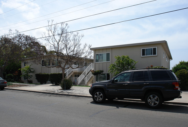 1723-1725 Diamond St in San Diego, CA - Foto de edificio - Building Photo