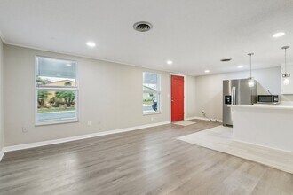 1018 Osprey Ct in Dunedin, FL - Foto de edificio - Building Photo