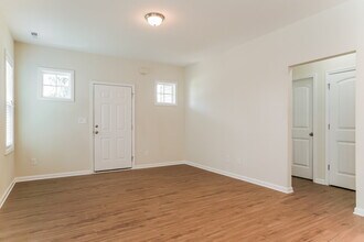 181 E Wilson St in Clayton, NC - Building Photo - Building Photo
