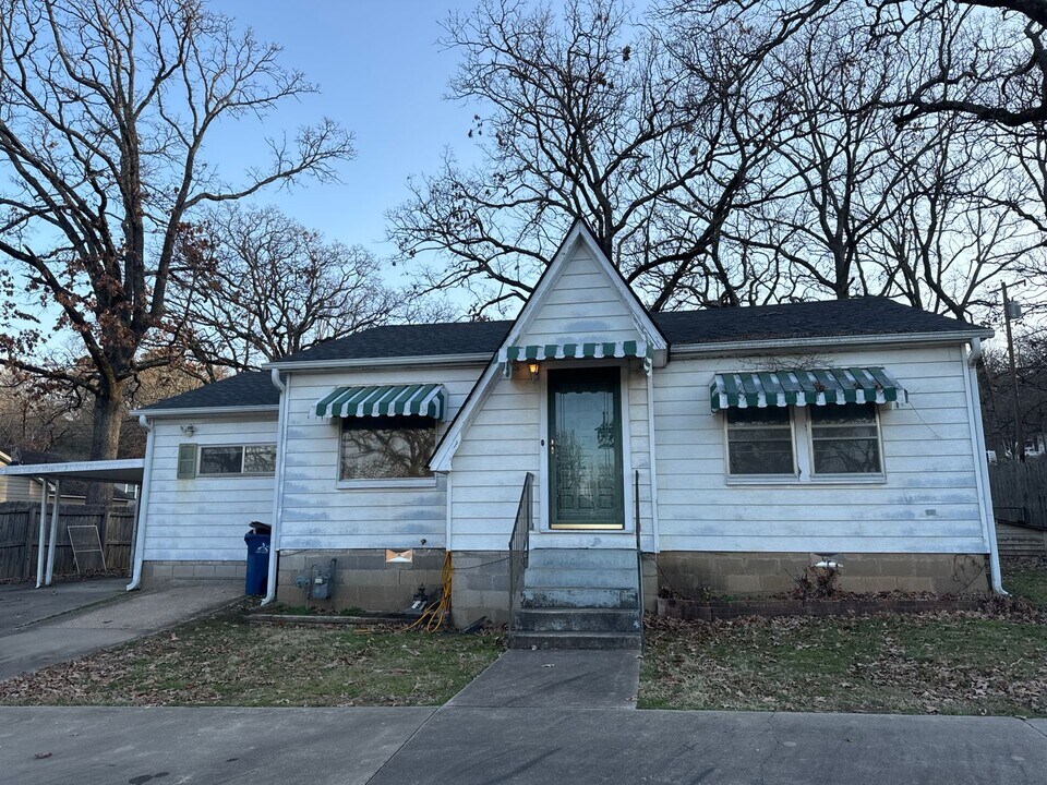 4105 Old Jenny Lind Rd in Fort Smith, AR - Building Photo