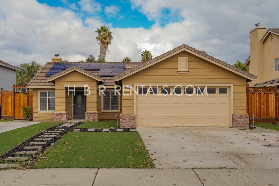 2711 Old River Ct in Tracy, CA - Building Photo