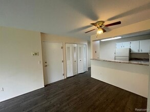 902 Chestnut Hill Dr in Auburn Hills, MI - Building Photo - Building Photo