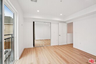312 N Coronado St in Los Angeles, CA - Building Photo - Building Photo