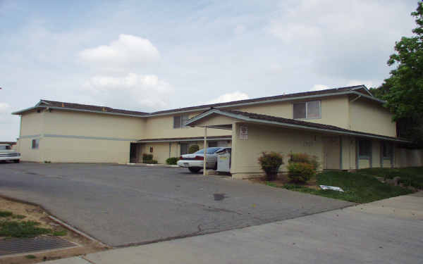 1903 Shadow Brook Dr in Merced, CA - Foto de edificio - Building Photo