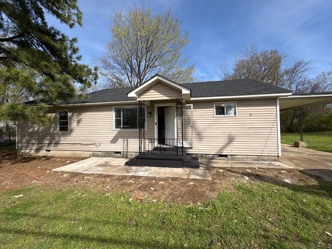 property at 1110 S Washington Ave