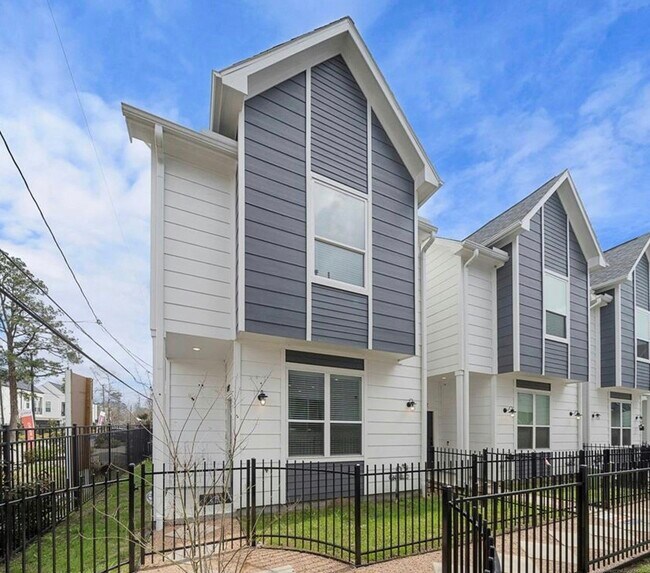 property at 1538 W Tidwell Rd